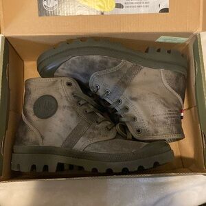 Palladium Hi Tops